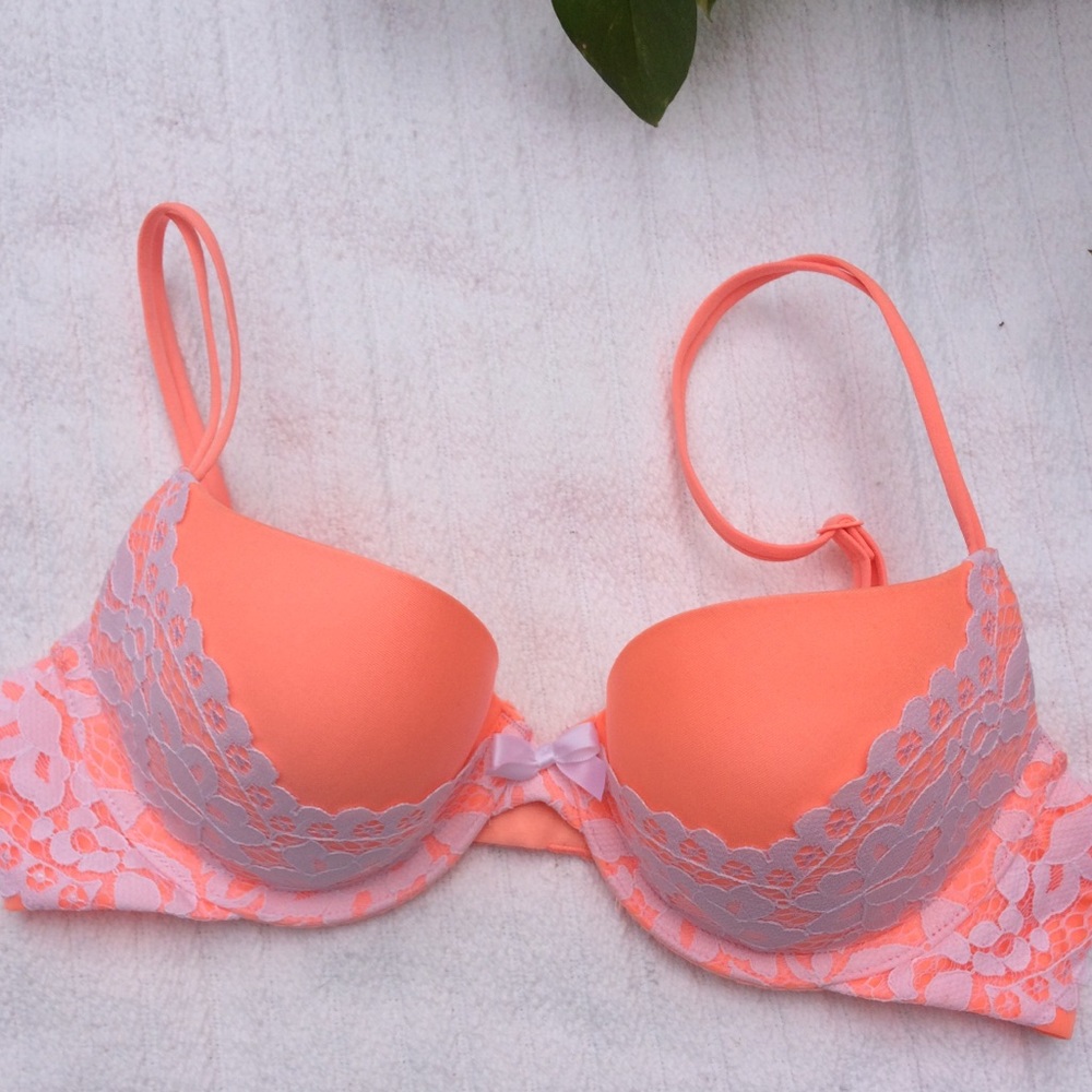 Victoria's Secret Lined Demi bra with white lace NWT
